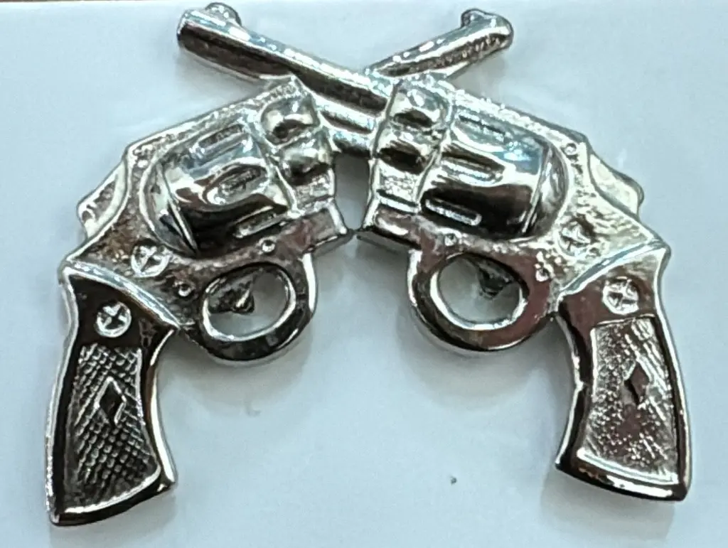 [7453071139491] PIN PISTOLITA PLATEADO